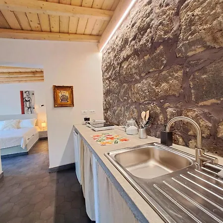 Ilice Tiny House Ачиреале